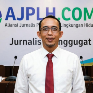 Ketua Umum AJPLH Soni memberikan keterangan terkait gugatan PLTMH Pelangai Gadang di Pesisir Selatan