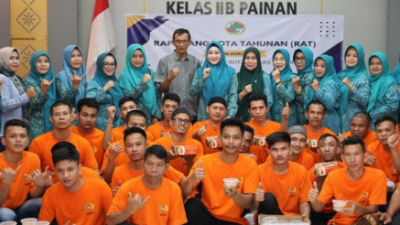 Lisda Hendrajoni Kunjungi Warga Binaan Rutan Painan di Bulan Ramadan