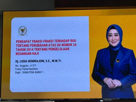 Anggota DPR RI Lisda Hendrajoni menyampaikan pandangan fraksi terkait RUU Keuangan Haji dalam rapat DPR