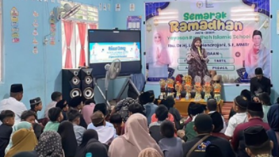 Lisda Hendrajoni menutup Semarak Ramadhan Pulau Punjung di Raudhah Islamic School