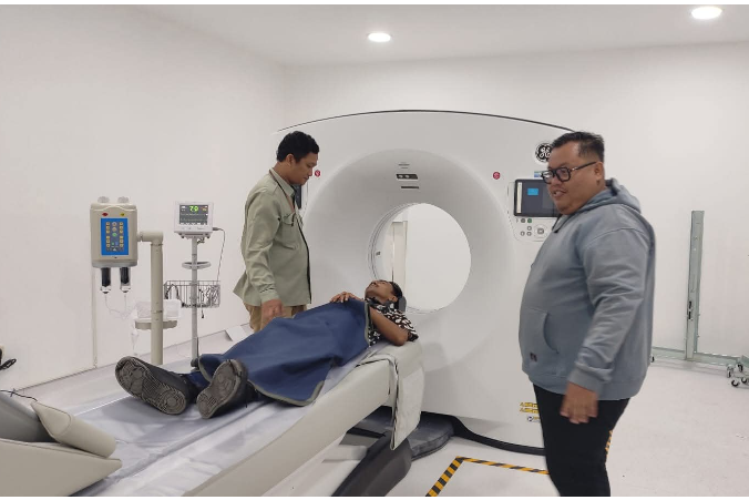 Uji fungsi dan pelatihan pengoperasian CT Scan di RSUD Dr Muhammad Zein Painan Pesisir Selatan