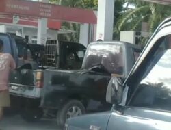 Diduga Aktivitas Pelansir BBM Subsidi Kian Marak di SPBU Simpang Lagan, Pengendara Keluhkan Antrean Panjang