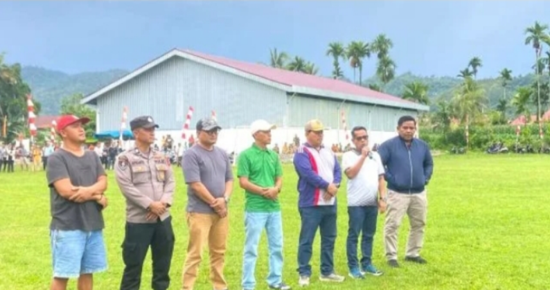 Ketua KONI Pessel M Adli menghadiri pembukaan Turnamen Mulyadi Cup I di Kecamatan Bayang Pesisir Selatan