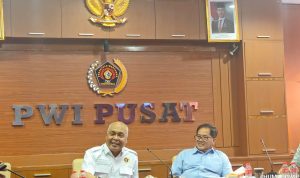 Ketua Umum PWI Pusat, Akhmad Munir