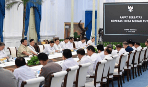 Presiden Prabowo Subianto memimpin rapat terbatas