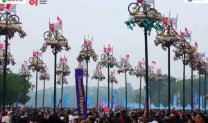 Buka Festival Panjat Pinang Sumeks 2026