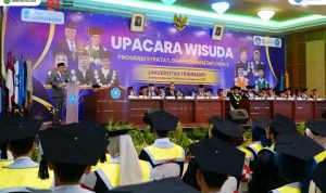 Hadir di Wisuda Universitas Tridinanti
