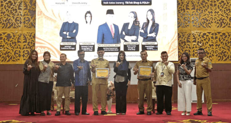 Mahyeldi Ansharullah menghadiri pelatihan pemasaran digital bagi UMKM Sumatera Barat di UIN Imam Bonjol Padang.